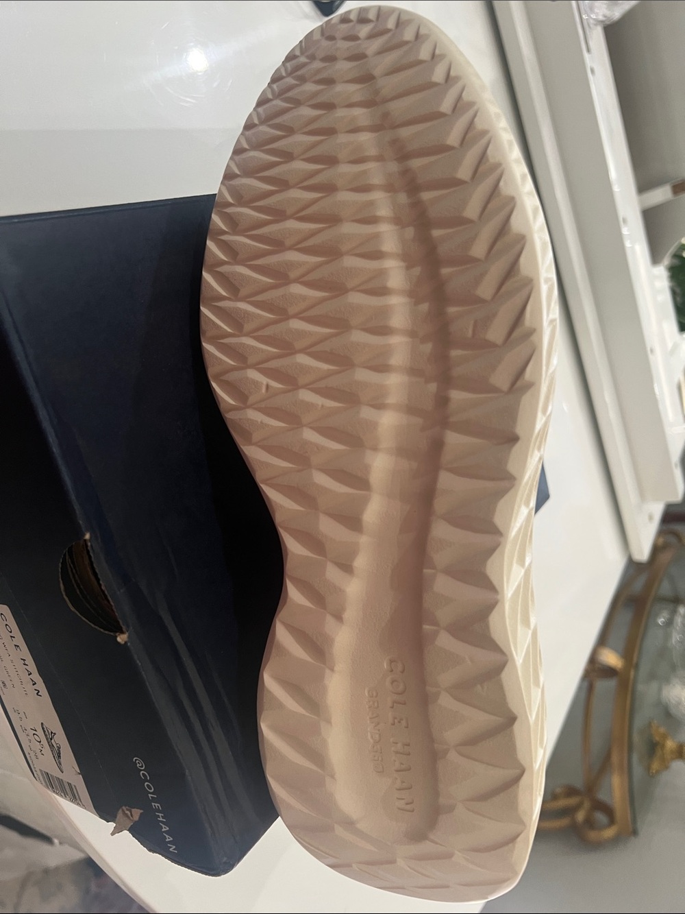 NIB Cole Haan Men's Knit Oxford in Cream and Taupe - Picture 3 of 3